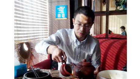 高川--湖南农大动物营养硕士
现任：饲料技术经理，进入资源各人庭，得到好多教员的援手，也越发分了然自己的地位和方向。以前人生的各种经历，在此时才发现它的价值。
